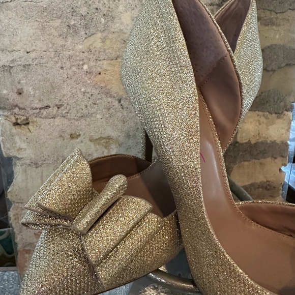 Betsey Johnson D’Orsay glittered BOW Pumps - Picture 3 of 8